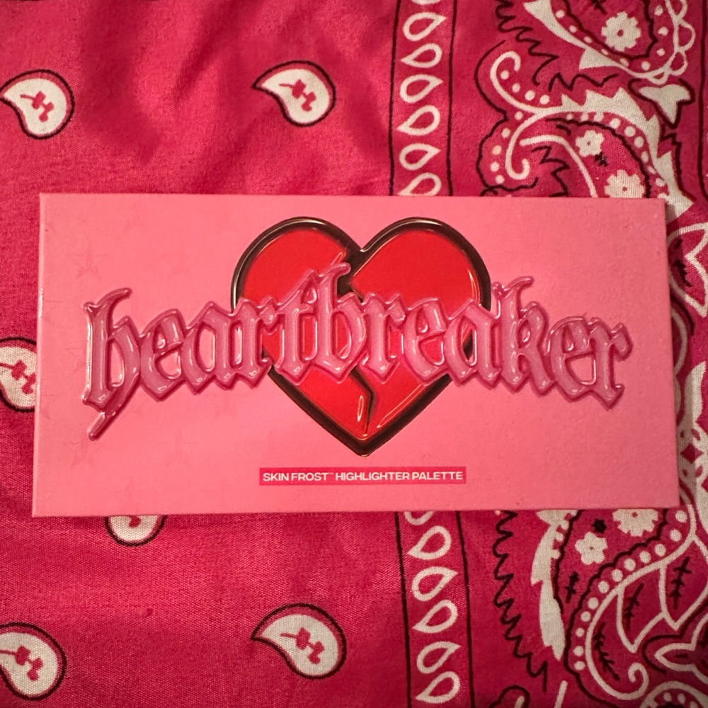💔Jeffree Star Valentine 2022 Heartbreaker Skin Frost Highlighter Palette. RARE!